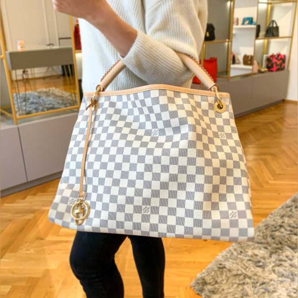 ‼️SOLD PLEASE DONT BUY!!!!!!!‼️ Louis Vuitton Artsy MM Damier Azur